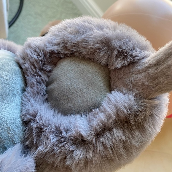 UGG Australia Grey Faux Fur Ear Muffs - Picture 3 of 3